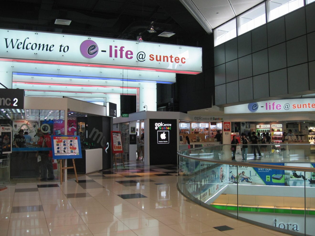 Taiwan electronics chain stores roll out CNY deals