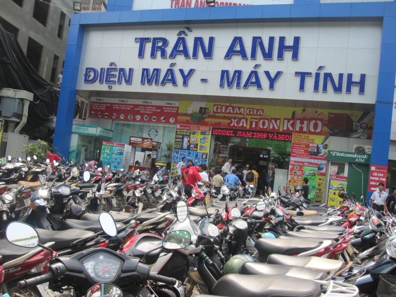 Vietnam’s Tran Anh to close electronics stores