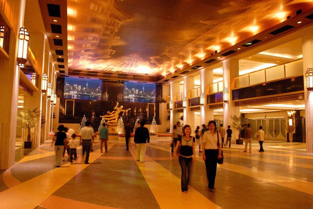 Indonesia retail sales bounce back