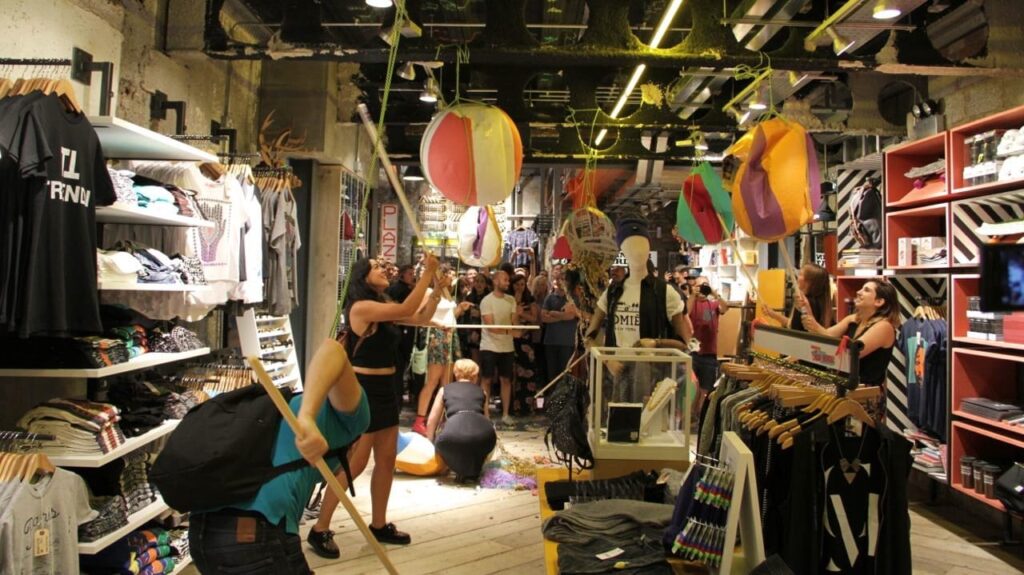 urban outfitters williamsburg bar