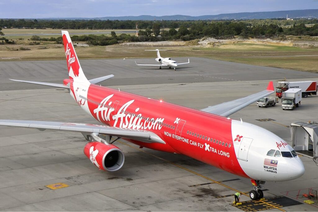 AirAsia X Airbus A330 343E PER Koch 1