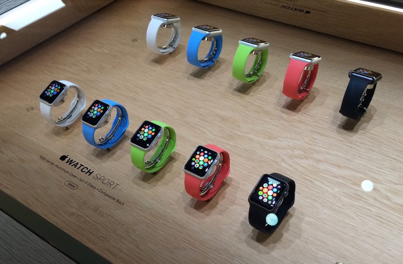 Singapore greets Apple Watch with a shrug
