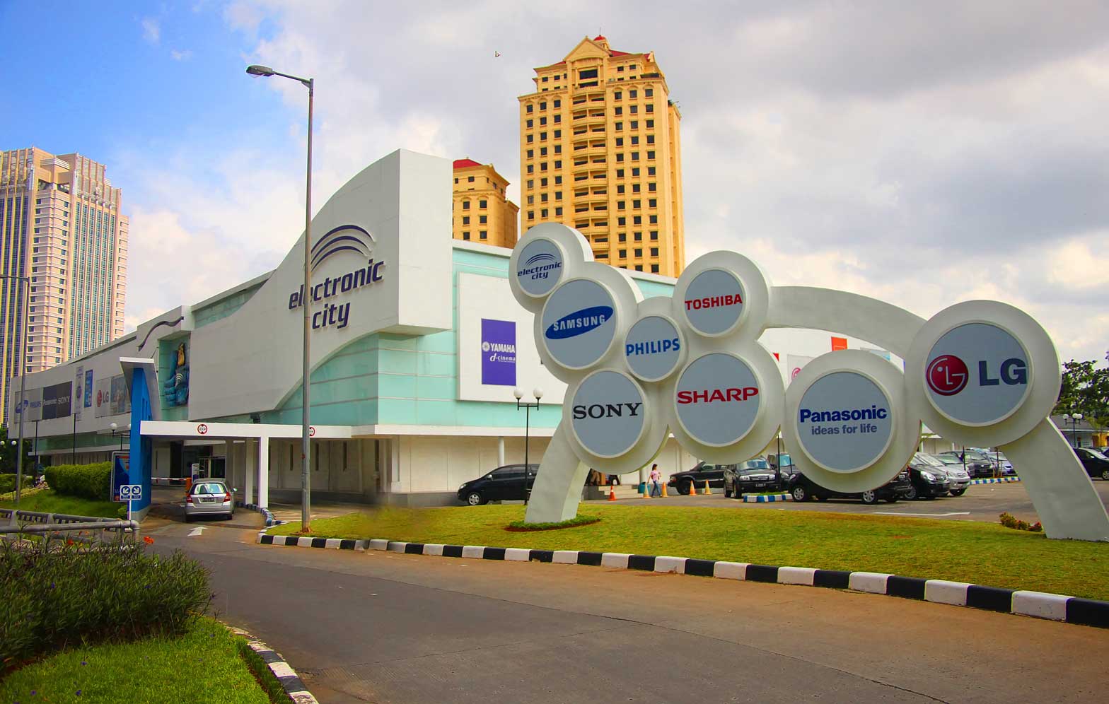 Electronic City invests online