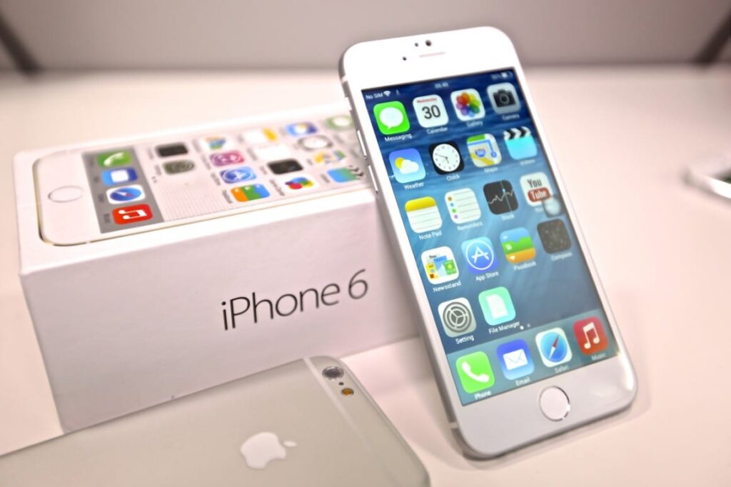 Apple iPhone’s Implodes in China Stock Crash
