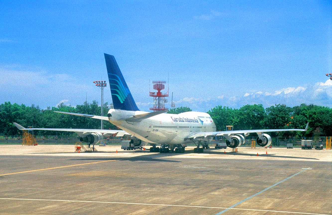 Indonesia orders new Bali airport closure due to volcano