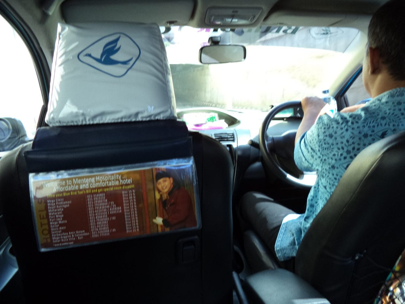 Blue Bird to use Honda Mobilio taxis