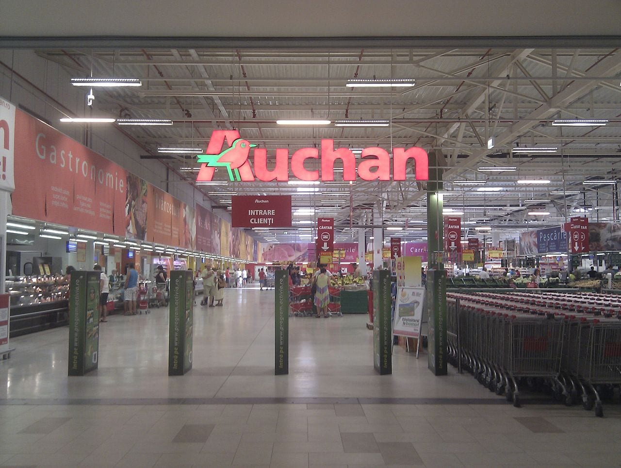Auchan Selling Vietnamese Business