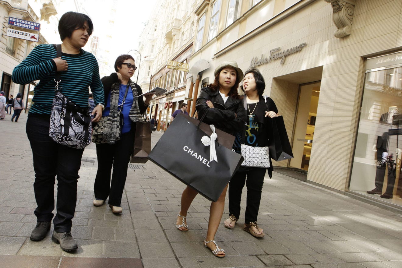 Connecting with the traveling Chinese shopper