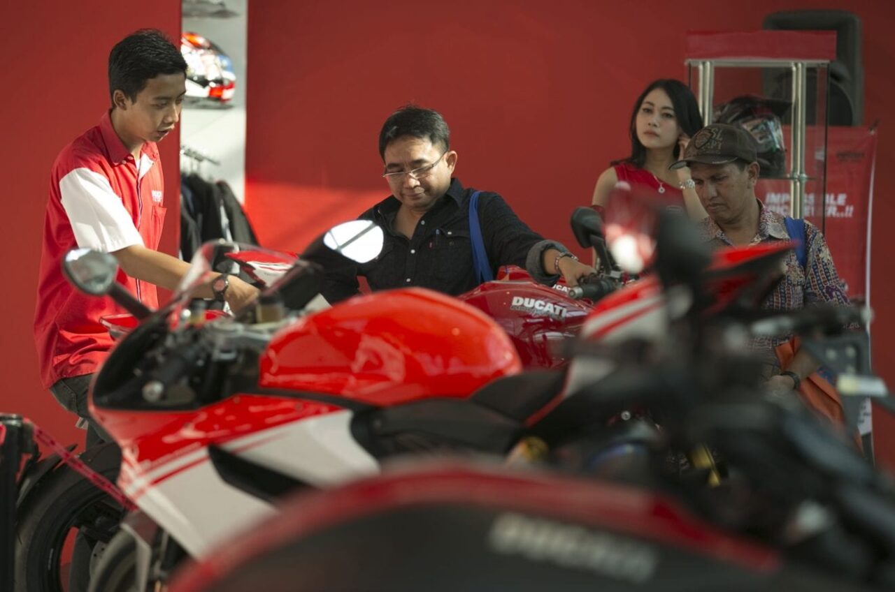 motorcycling dtw104 45995207