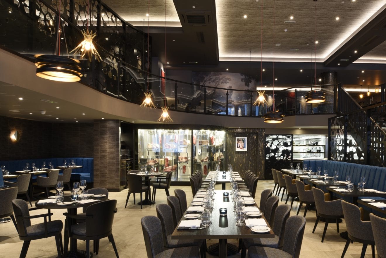‘M’ Retaurant groups up the glam factor on the Shanghai Bund