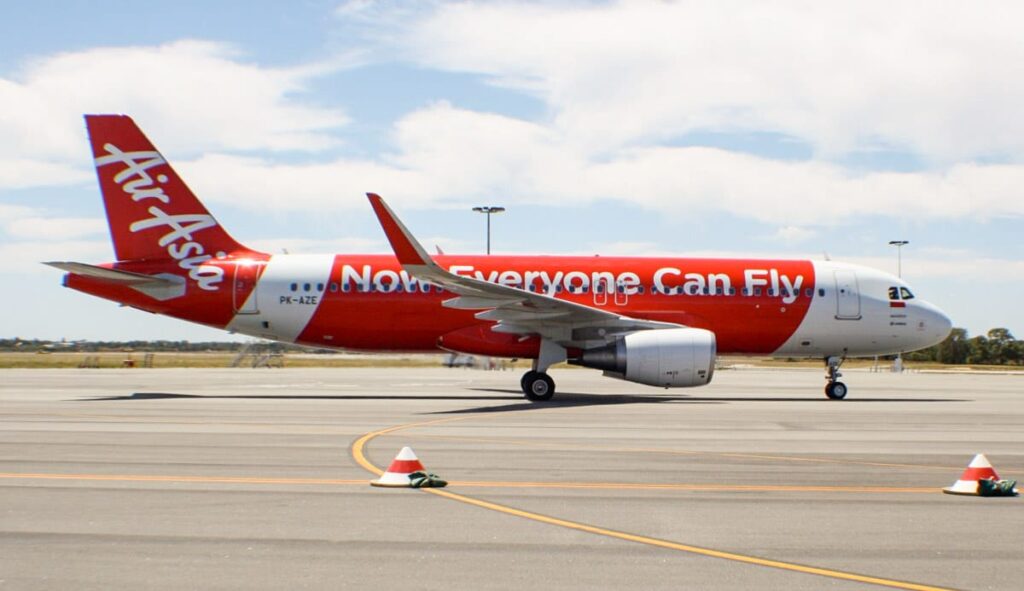 20131024 PK AZE Airbus A320 216 Wilson
