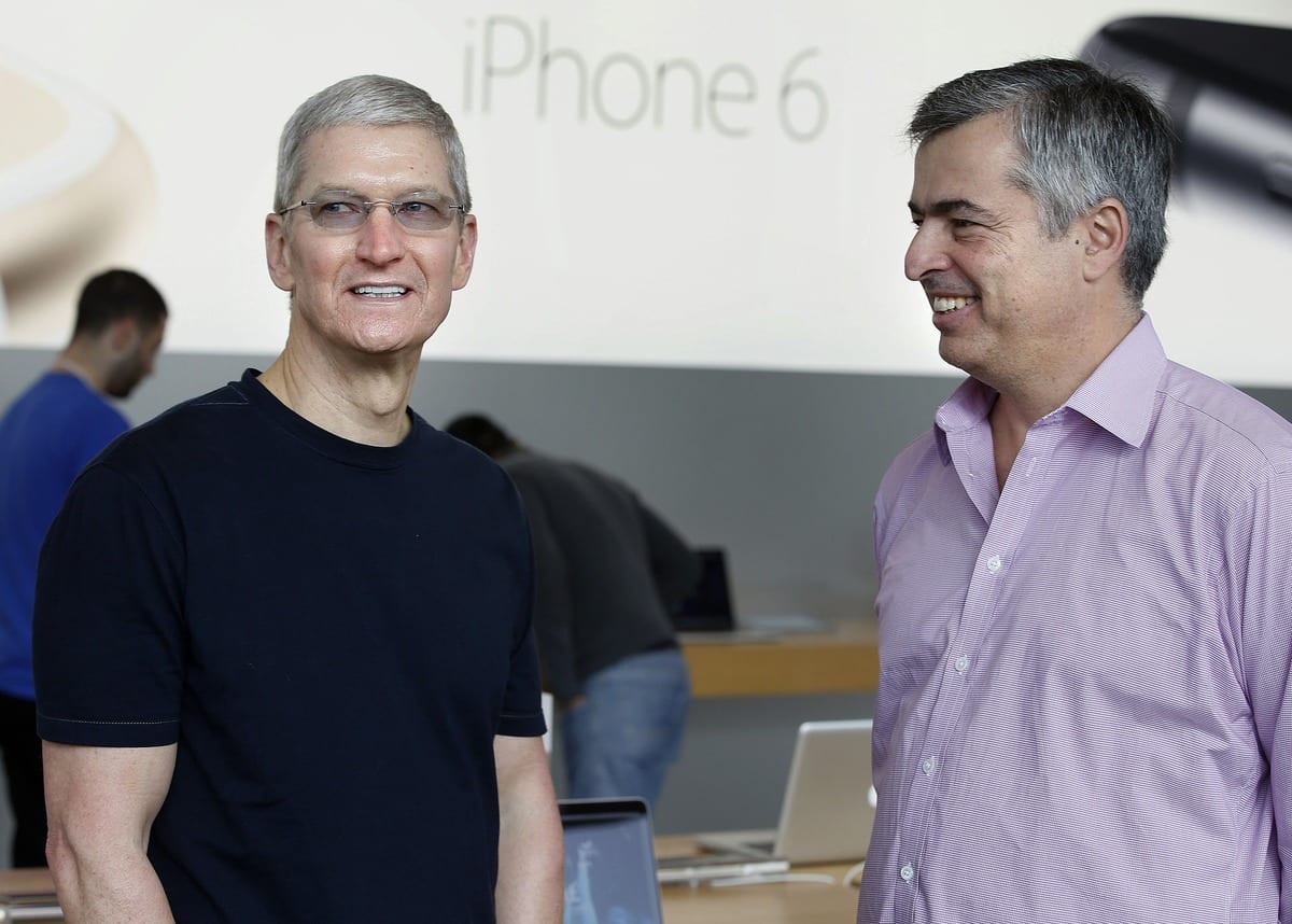 Apple’s Tim Cook hearts China