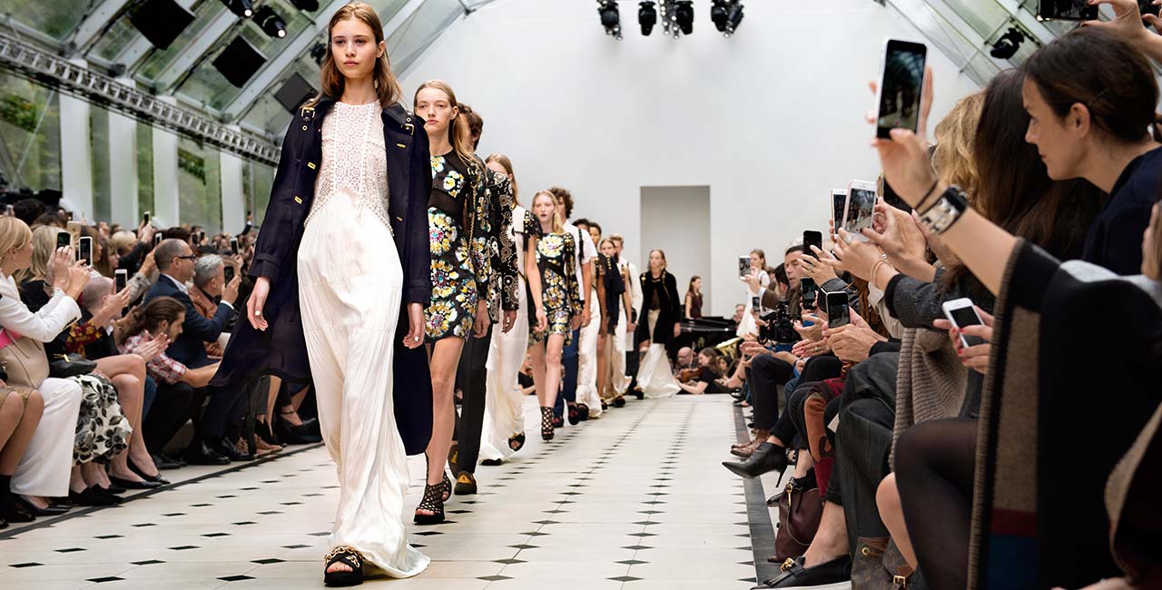 Burberry launches on Kakao