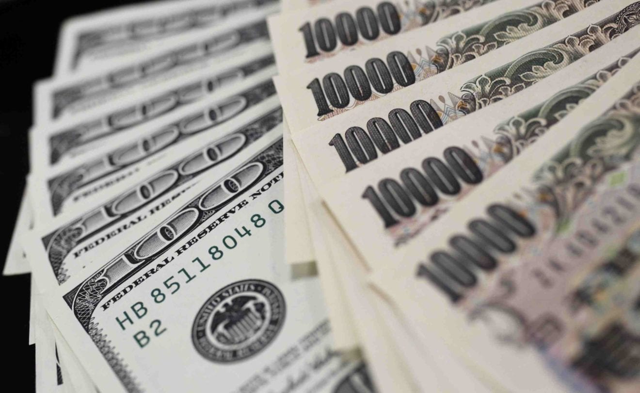 Dollar drops against yen as risk-off mood persists