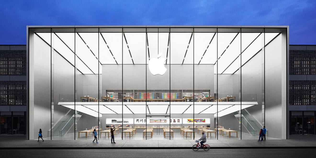 Apple executive seeks a touch of chic at retail stores