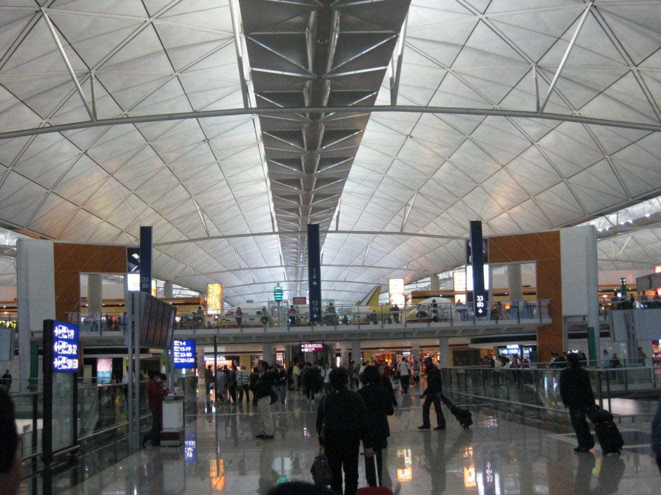 HKIA celebrates Xmas with shopping rewards