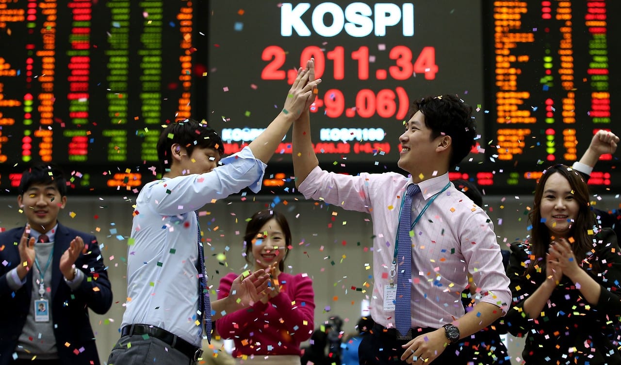 Seoul shares edge up on pharmaceutical, retail gains