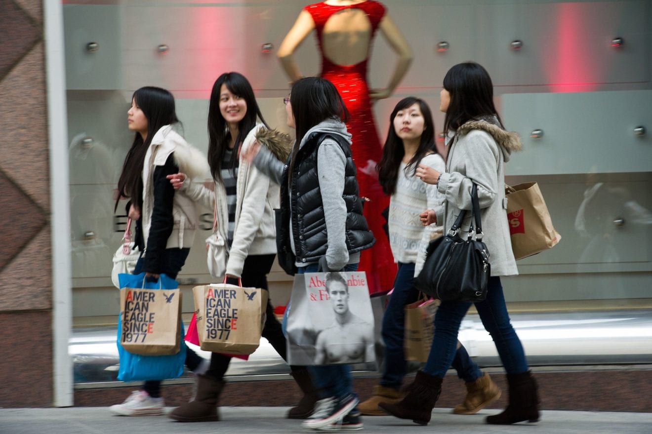 South Korea’s discount store sales fall at fastest pace in 4 mths