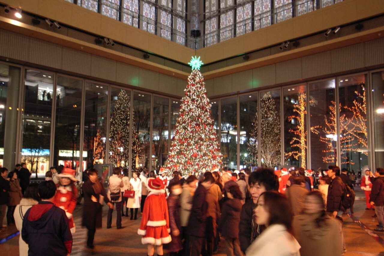 Christmas tree in marunouchi1