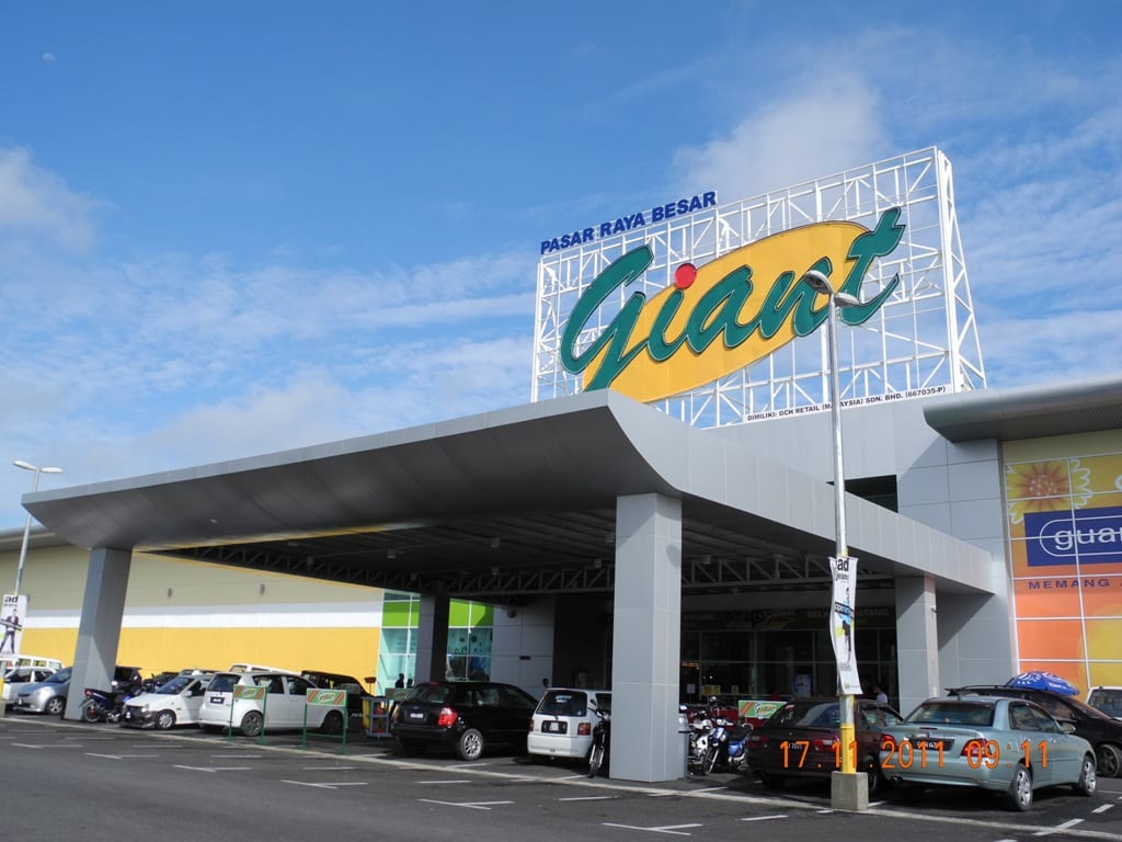 Giant 10th miles Kuching Sarawak