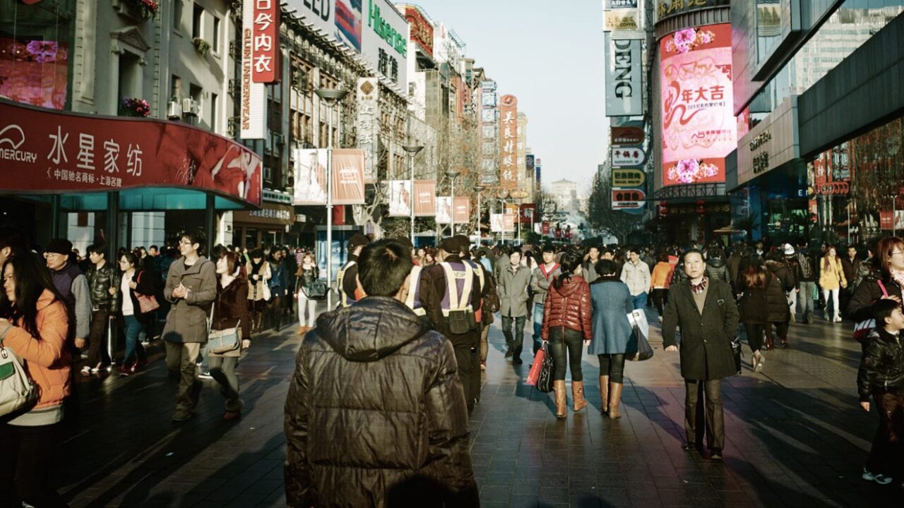 China retail sales rise with a 10.9 per cent in March