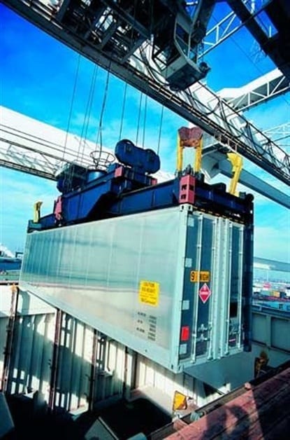 images.moderntiredealer.compostM Tariff Container loading 2 1 7e65ebbe42e81e8aee483f9df46888293fa5b806