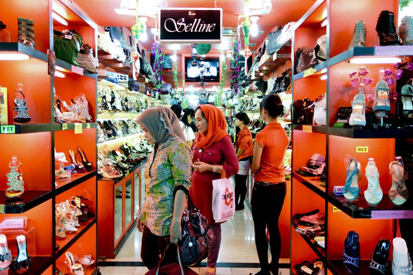 Indonesia retail sales growth rebounds