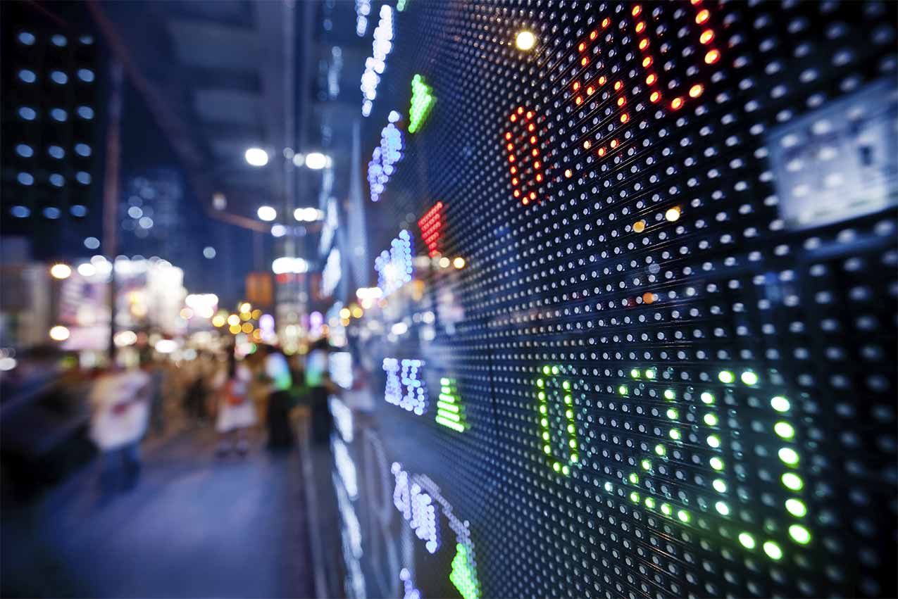 Hong Kong stocks fall in worst start to CNY since 1994