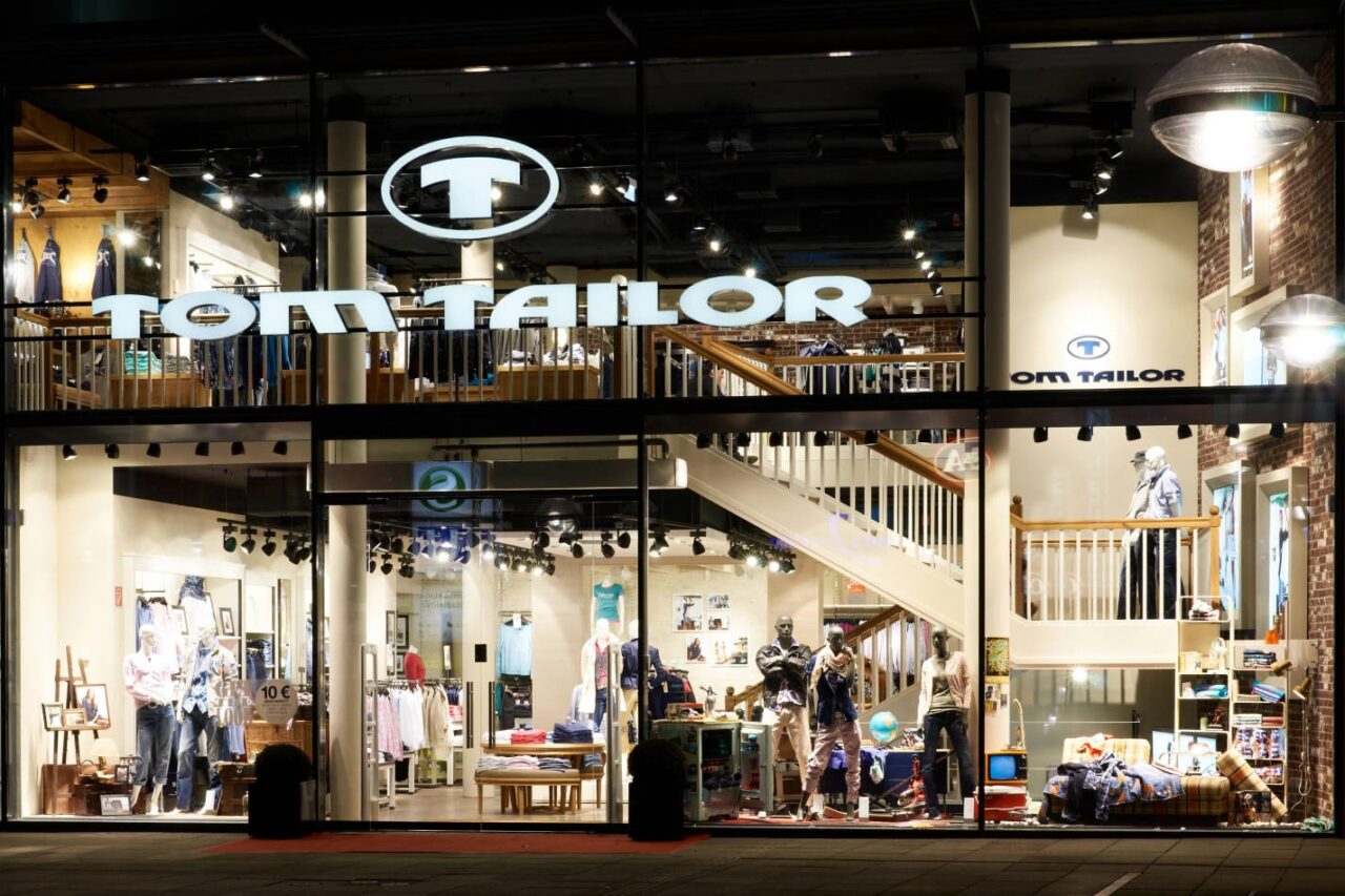 TOM TAILOR Flagshipstore Stuttgart Aussen Nacht 01