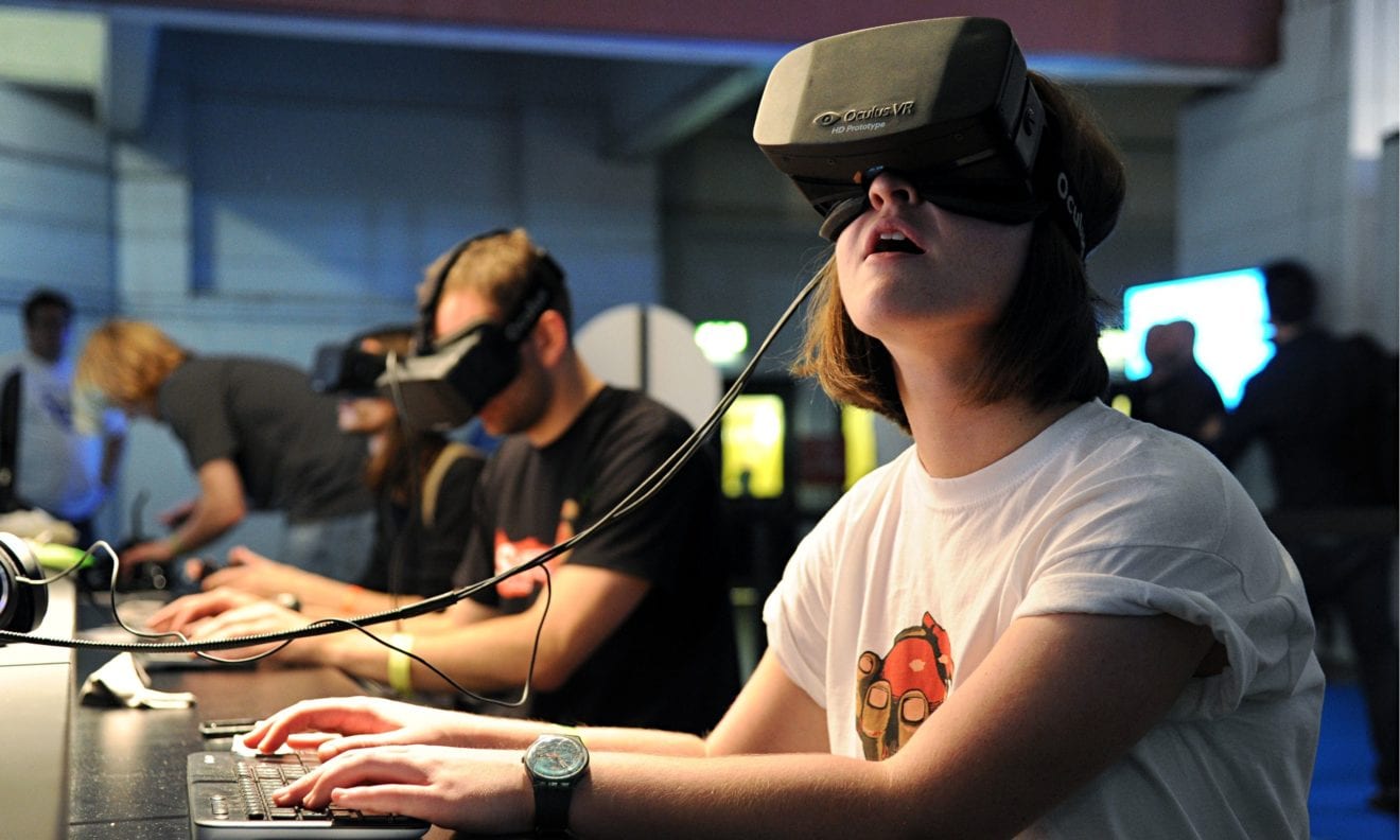 Wireless VR headsets to strain data networks