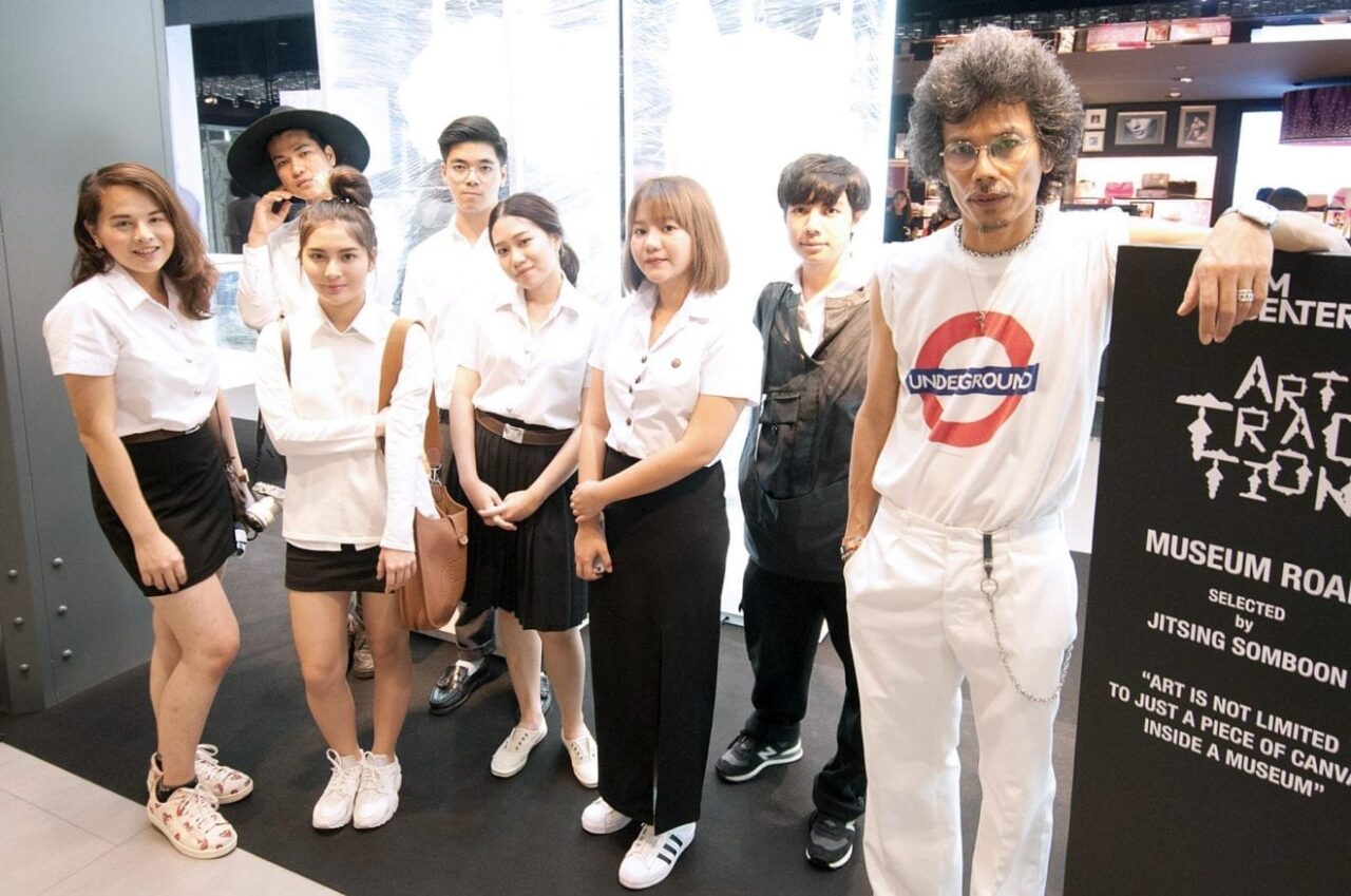 02.Jitsing Somboon with University Students