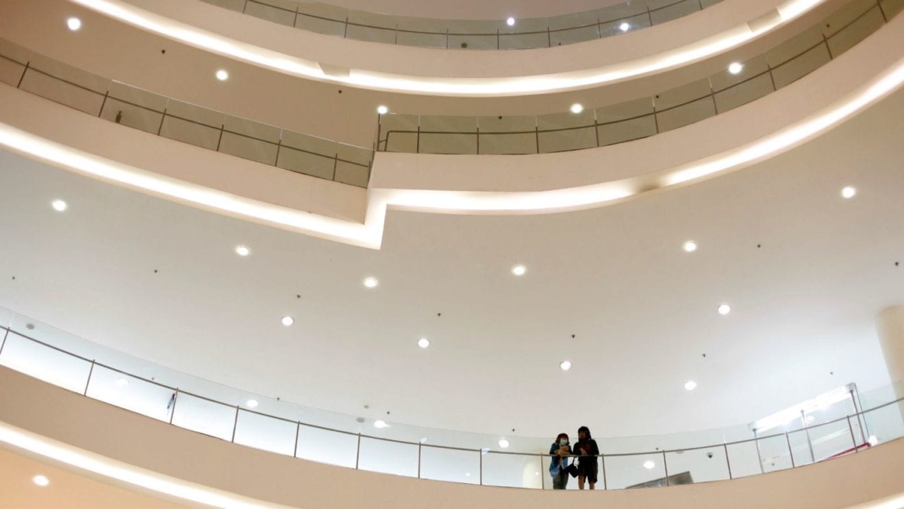 Malaysia retail sales fall