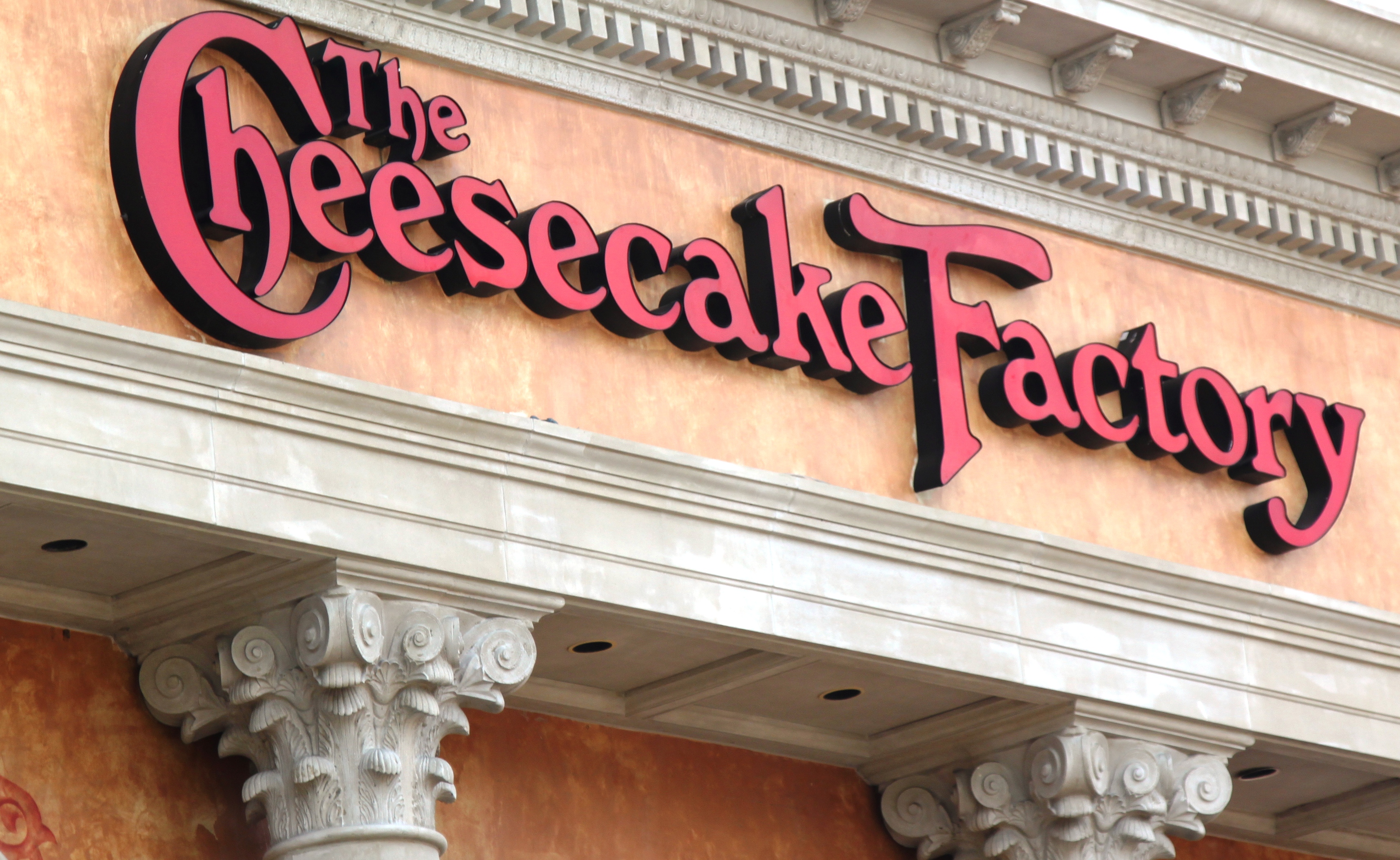 cheesecake_factory_counter