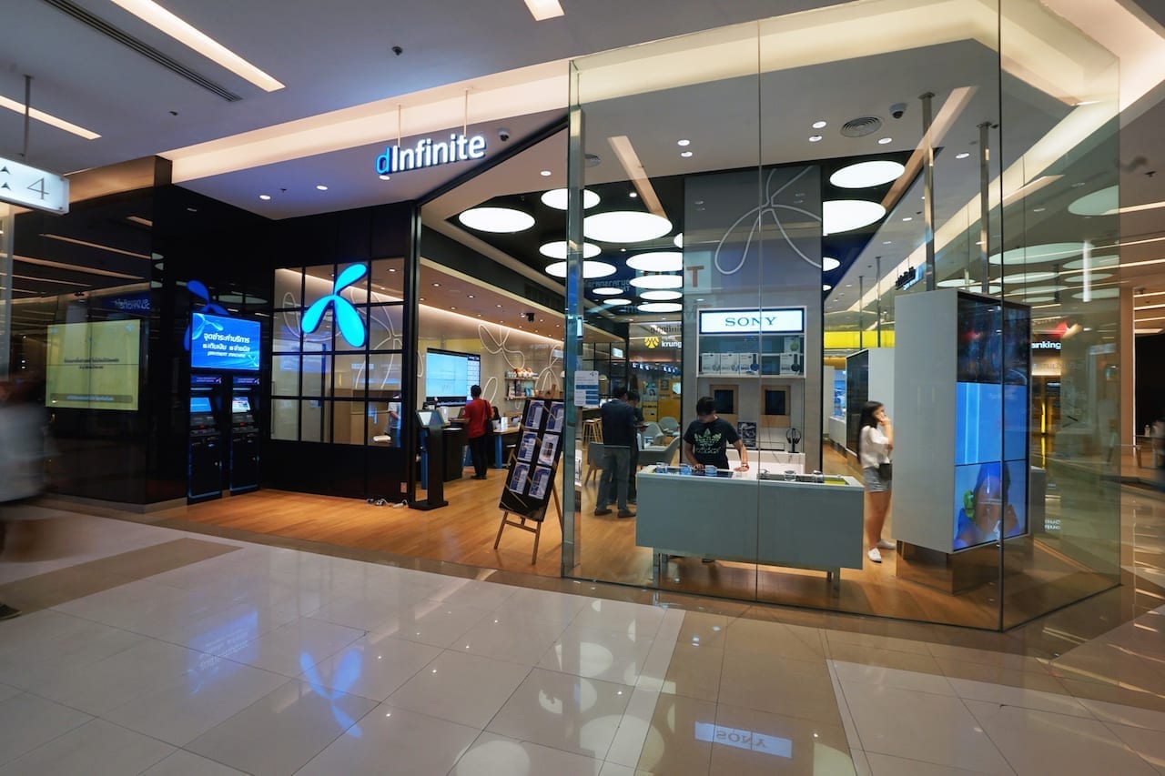 DTAC service center flagship store ‘dInfinite’ at Siam Paragon