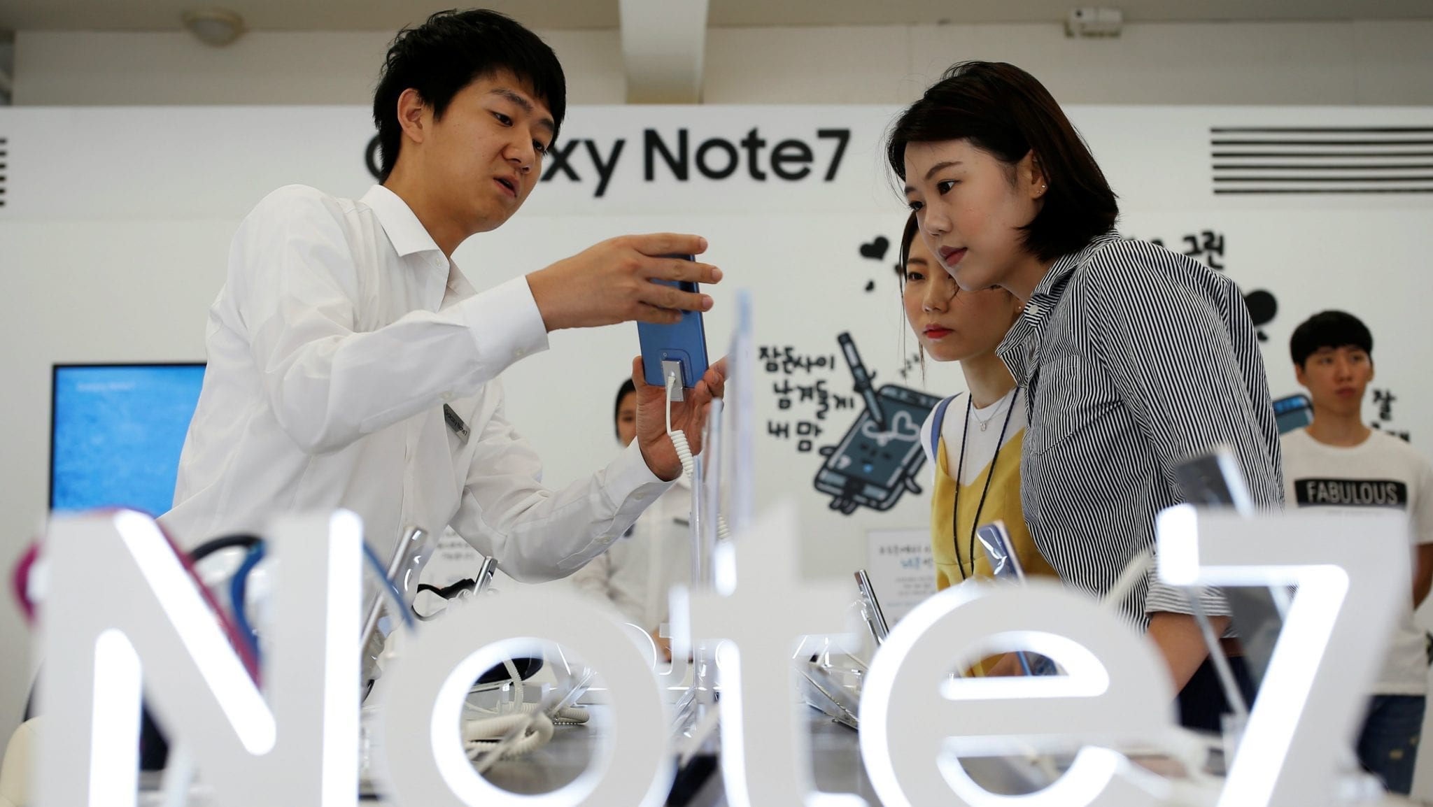 Samsung Malaysia launches into regions