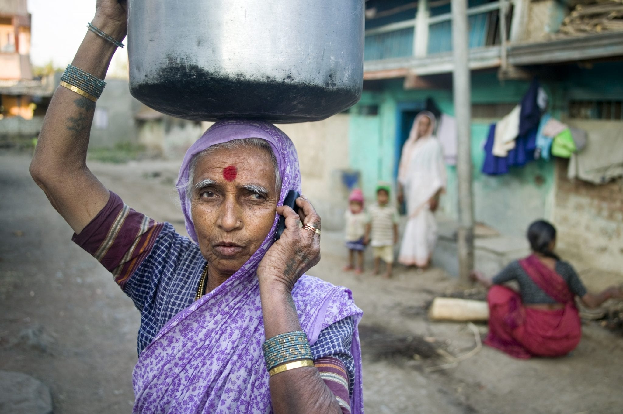 India to have nearly 1b mobile subs by 2020