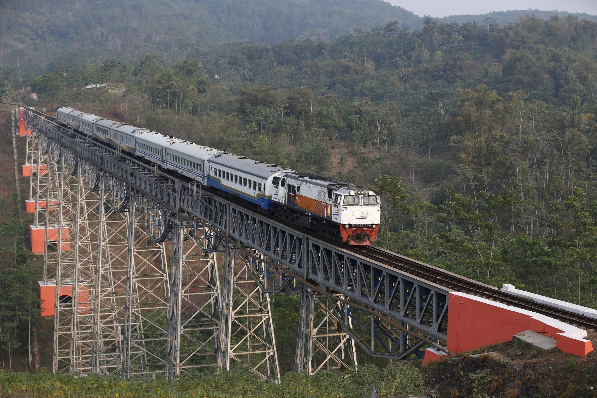 Vietnam eyes nine new rail routes by 2030