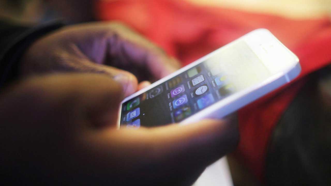 The Different Advantages And Disadvantages Of Cell Phone Charging For Retail