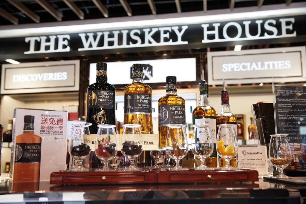 Pic 1 The Whiskey House at DFS Hong Kong International Airport 1024x683
