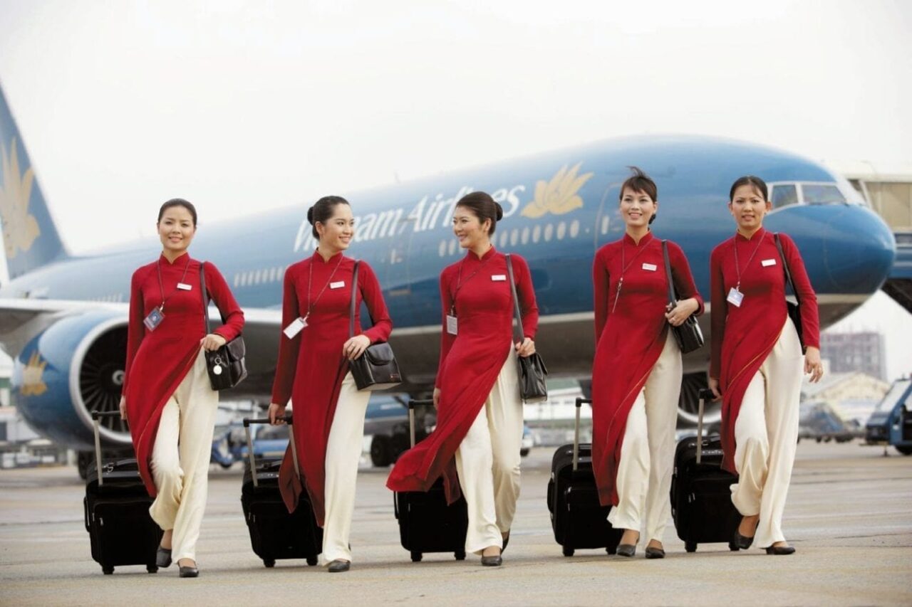 Vietnam Airlines Crew