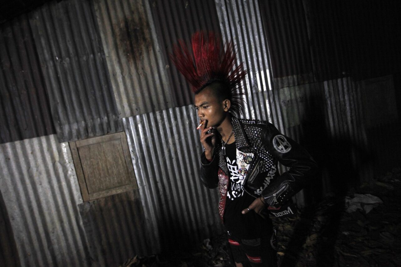 myanmar smoker