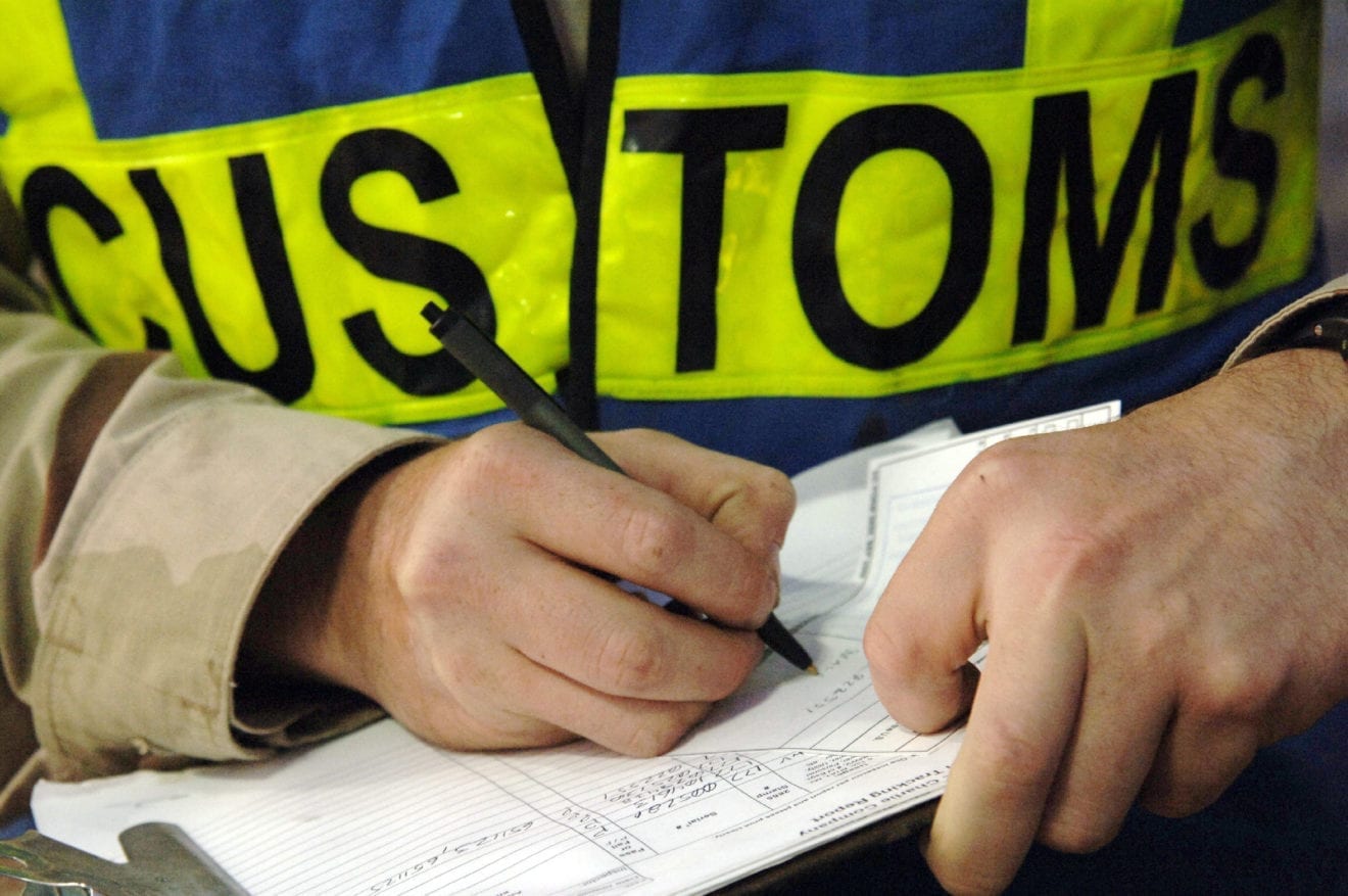 Vietnam vows to cut down the time for customs clearance