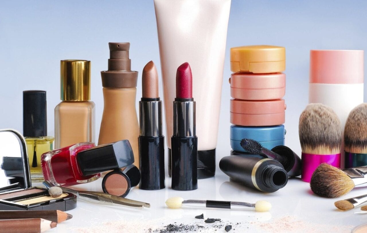 fake cosmetics 1