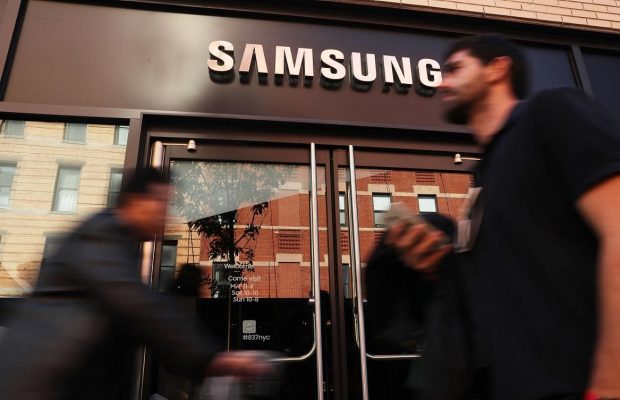 Samsung opens biggest store ever in India