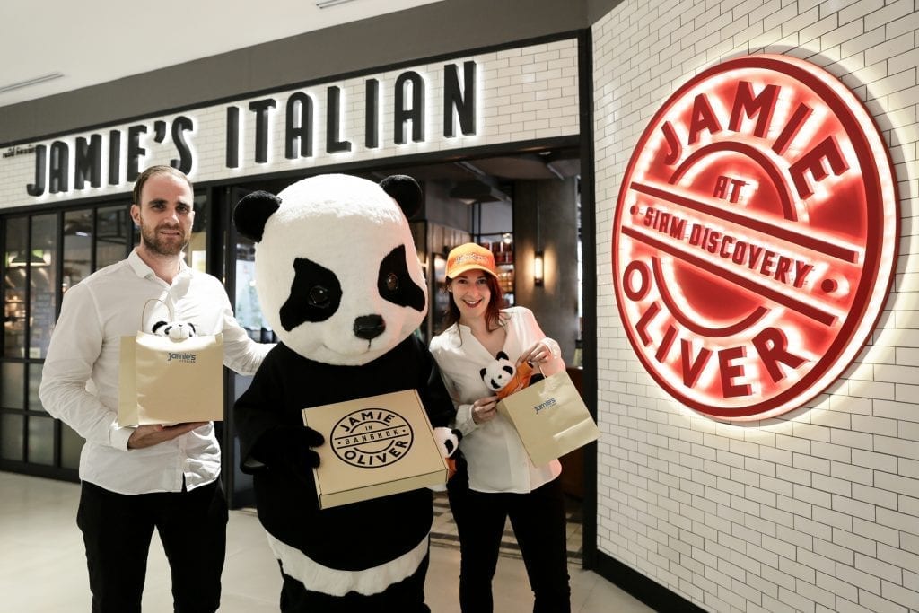 1 Thomas Moritz Von Mossner Head of Business Development of foodpanda and Sarah Smith Genaeral Manager of Jamies Italian Siam Discovery
