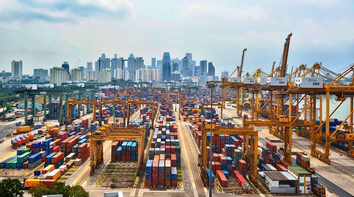 Singapore Upgrades 2017 Growth Forecast to as Much as 3.5%