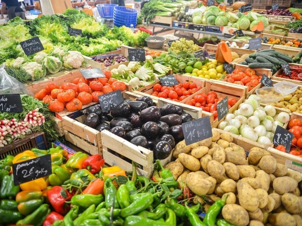 groceries market