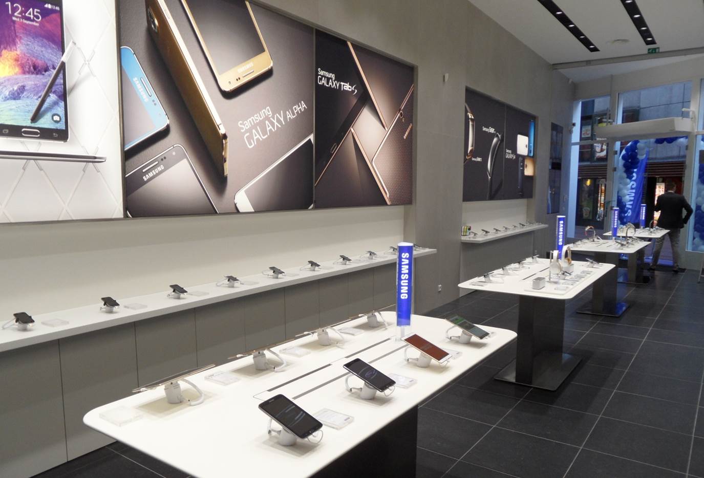 Samsung Experience Store Large unveiled at The Gardens Mall