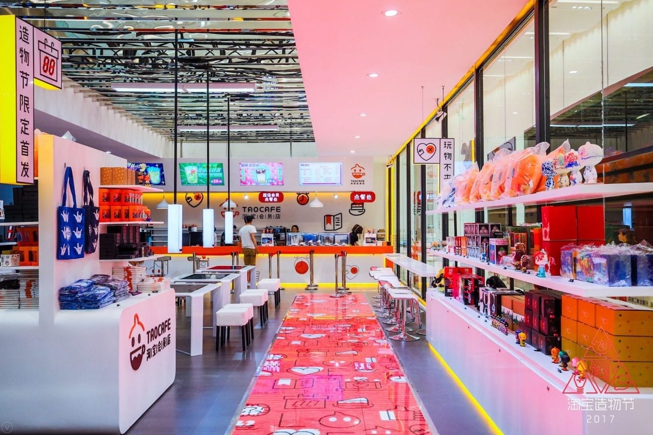 Alibaba cafe without cashier attracts queue