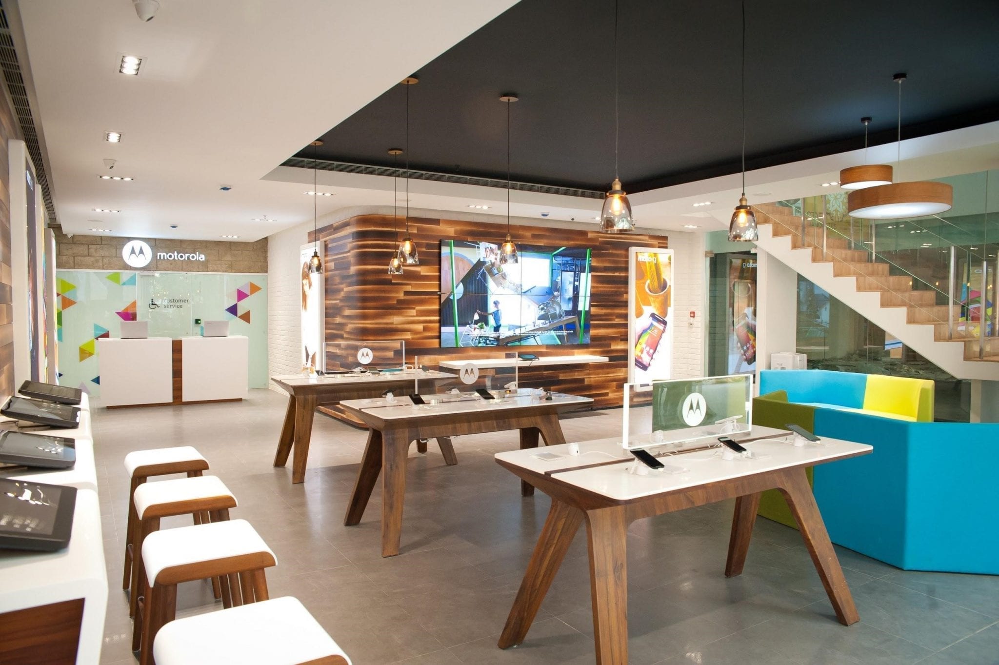 Motorola Philippines opens third concept kiosk